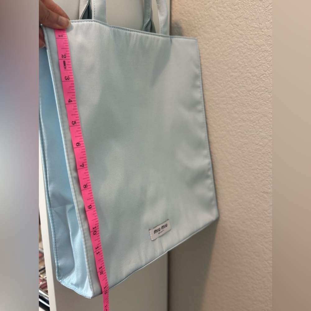 💚🩷Miu Miu Beauty Sky Blue tote - Picture 3 of 5